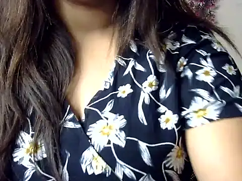 Snapshot of Aaliya02 chatting on June 4, 2026, 11:22 pm Aaliya02 online show from June 4, 2026, 11:22 pm