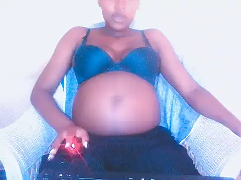 Snapshot of l4_love chatting on October 1, 2025, 3:18 pm l4 love online show from October 1, 2025, 3:18 pm