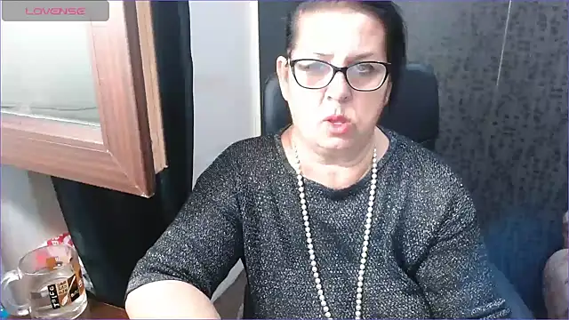 Snapshot of MissSanjanne chatting on September 16, 2025, 8:10 pm MissSanjanne online show from September 16, 2025, 8:10 pm