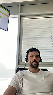 Snapshot of eauminerale chatting on July 10, 2026, 12:08 pm eauminerale online show from July 10, 2026, 12:08 pm