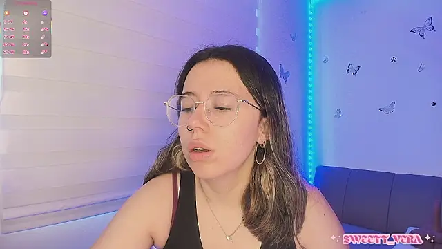 sweettvera online show from March 28, 2026, 1:43 pm