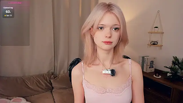 LaureMestler online show from February 16, 2026, 8:32 am