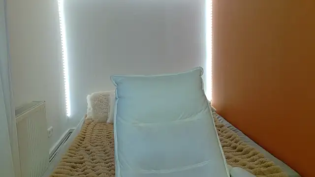 Anaayss  online show from February 5, 2026, 5:56 am