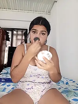 Snapshot of Sashalana chatting on October 20, 2025, 5:35 pm Sashalana online show from October 20, 2025, 5:35 pm