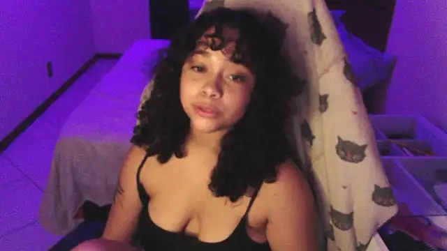 sweetamy326 online show from April 16, 2026, 10:12 pm