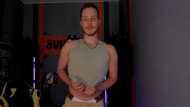 Snapshot of LeoMooree chatting on September 27, 2025, 12:48 am LeoMooree online show from September 27, 2025, 12:48 am