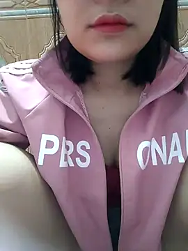 Linda-pusy online show from December 4, 2025, 1:26 am