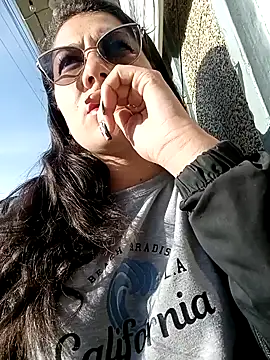 Snapshot of Mia-love-03 chatting on September 26, 2025, 12:20 pm Mia-love-03 online show from September 26, 2025, 12:20 pm