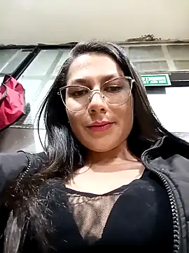 Snapshot of Mia-love-03 chatting on October 9, 2025, 10:19 pm Mia-love-03 online show from October 9, 2025, 10:19 pm