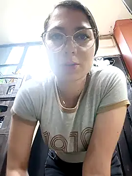 Snapshot of Mia-love-03 chatting on October 17, 2025, 8:11 pm Mia-love-03 online show from October 17, 2025, 8:11 pm