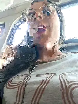 Snapshot of Mia-love-03 chatting on October 22, 2025, 3:56 pm Mia-love-03 online show from October 22, 2025, 3:56 pm