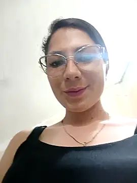 Snapshot of Mia-love-03 chatting on October 23, 2025, 2:05 pm Mia-love-03 online show from October 23, 2025, 2:05 pm