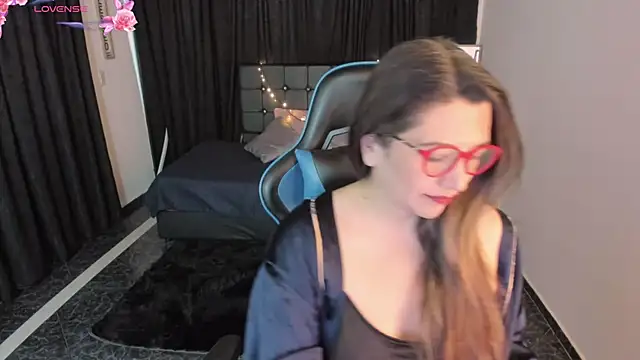 Snapshot of Hanna_MA chatting on October 24, 2025, 2:24 pm Hanna MA online show from October 24, 2025, 2:24 pm