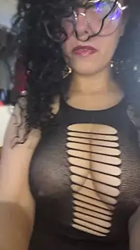 Snapshot of LondonHilton chatting on June 7, 2026, 6:44 pm LondonHilton online show from June 7, 2026, 6:44 pm