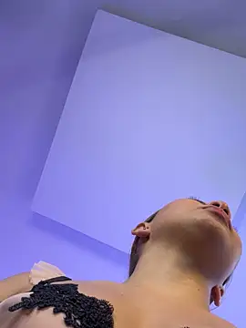 Snapshot of Gaby_002 chatting on October 20, 2025, 11:38 pm Gaby 002 online show from October 20, 2025, 11:38 pm