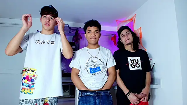 Snapshot of latin_naughty_boys chatting on October 19, 2025, 5:30 am latin naughty boys online show from October 19, 2025, 5:30 am