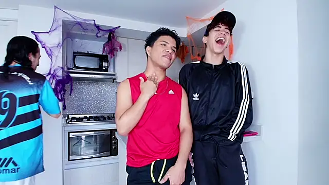 Snapshot of latin_naughty_boys chatting on October 19, 2025, 9:59 pm latin naughty boys online show from October 19, 2025, 9:59 pm