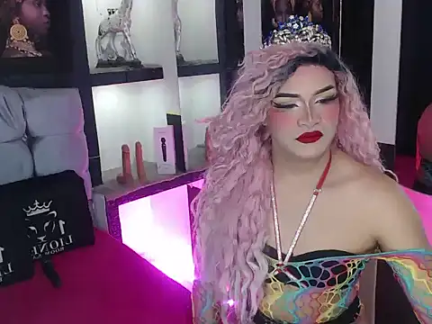 Snapshot of Sophia_hott01 chatting on September 24, 2025, 12:08 pm Sophia hott01 online show from September 24, 2025, 12:08 pm