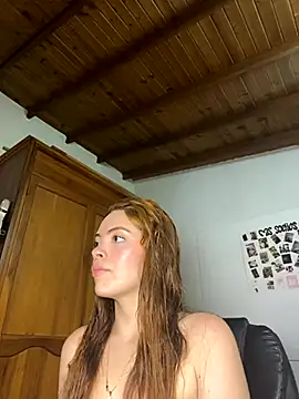 Snapshot of Bleer_Rousse chatting on October 19, 2025, 6:08 pm Bleer Rousse online show from October 19, 2025, 6:08 pm