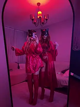 Snapshot of tweenswinger chatting on September 27, 2025, 8:25 pm tweenswinger online show from September 27, 2025, 8:25 pm