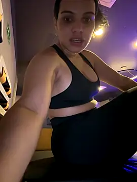 Snapshot of Anavalle chatting on October 3, 2025, 6:27 pm Anavalle online show from October 3, 2025, 6:27 pm