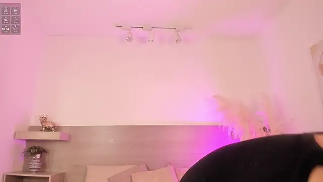 Ivana Hall online show from September 29, 2025, 7:51 pm