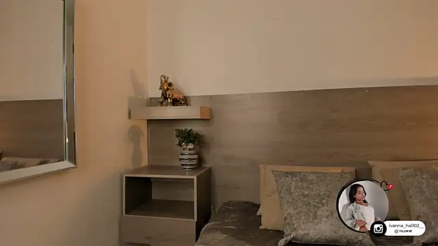 Ivana Hall online show from November 26, 2025, 7:37 pm