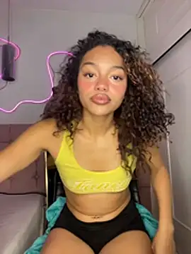 PrettyLia online show from January 16, 2026, 8:13 pm