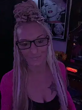 Snapshot of blondebarbiebae chatting on October 1, 2025, 7:31 pm blondebarbiebae online show from October 1, 2025, 7:31 pm