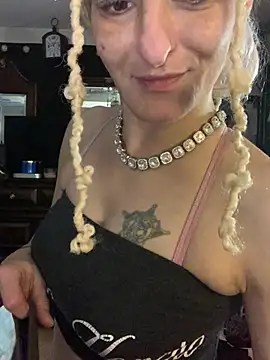 blondebarbiebae online show from April 12, 2026, 2:38 am