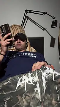 Snapshot of wwolfxxx chatting on December 21, 2025, 6:26 pm wwolfxxx online show from December 21, 2025, 6:26 pm