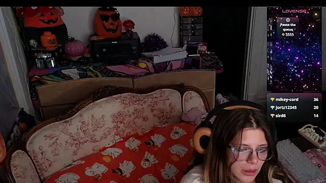 xofrankiefinexo online show from October 15, 2025, 6:13 am