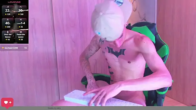 Snapshot of Skinny_batman chatting on October 25, 2025, 2:35 pm Skinny batman online show from October 25, 2025, 2:35 pm