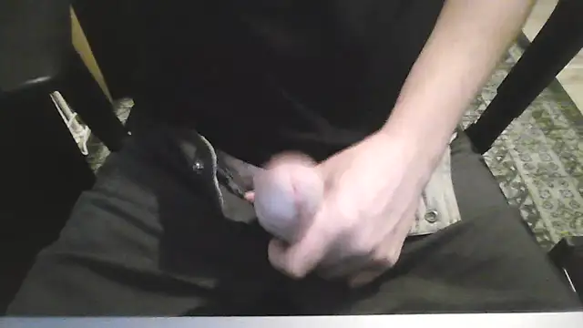 Snapshot of Marcbrl83 chatting on June 17, 2026, 11:01 am Marcbrl83 online show from June 17, 2026, 11:01 am