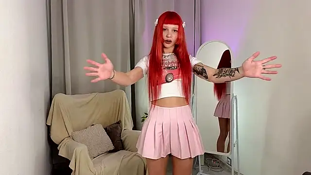 Snapshot of MonicaMilligan chatting on October 8, 2025, 3:42 pm MonicaMilligan online show from October 8, 2025, 3:42 pm