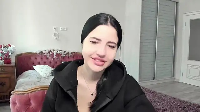 Malibu J online show from December 18, 2025, 7:25 am