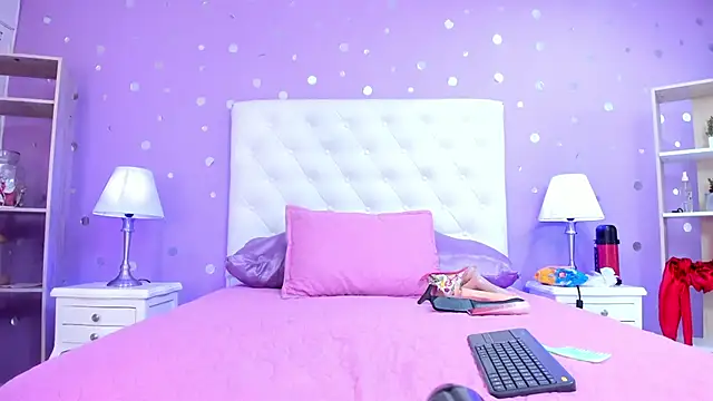 alana johnson 0 online show from September 30, 2025, 12:43 pm