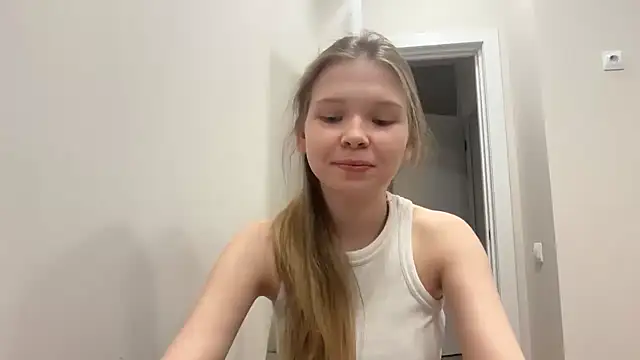 Snapshot of CandysRose chatting on March 1, 2026, 8:44 pm CandysRose online show from March 1, 2026, 8:44 pm