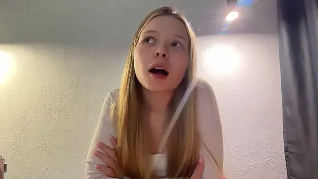 CandysRose online show from June 24, 2026, 6:29 pm