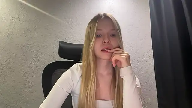 CandysRose online show from June 29, 2026, 6:52 pm