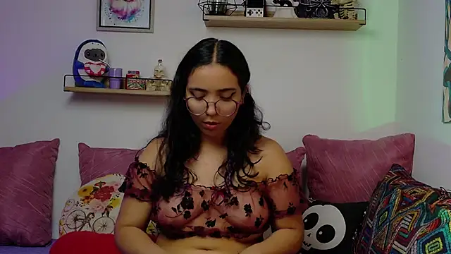 LucyDerby online show from November 14, 2025, 12:20 am