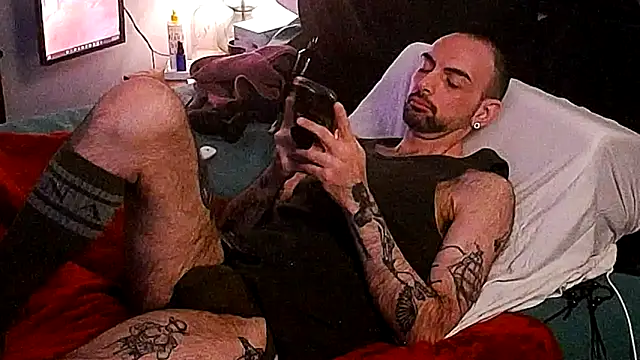 hungbot online show from December 16, 2025, 5:56 am