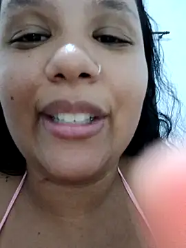 Snapshot of EggedGrowth chatting on October 8, 2025, 9:45 pm EggedGrowth online show from October 8, 2025, 9:45 pm