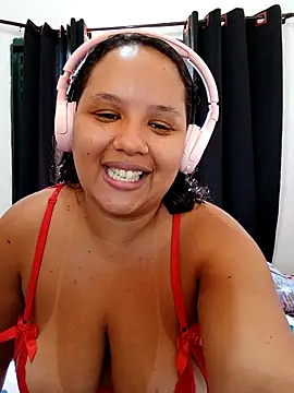 Snapshot of EggedGrowth chatting on October 22, 2025, 3:23 pm EggedGrowth online show from October 22, 2025, 3:23 pm