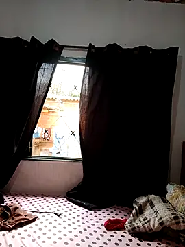 Snapshot of EggedGrowth chatting on October 27, 2025, 6:23 pm EggedGrowth online show from October 27, 2025, 6:23 pm