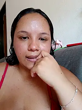 Snapshot of EggedGrowth chatting on November 10, 2025, 1:32 pm EggedGrowth online show from November 10, 2025, 1:32 pm