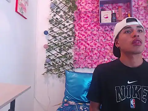 Snapshot of FUNNY_AND_HORNEY chatting on September 25, 2025, 7:28 pm FUNNY AND HORNEY online show from September 25, 2025, 7:28 pm