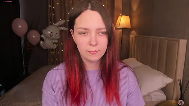 Monica  Queen online show from April 3, 2026, 5:27 am