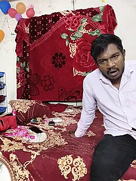 Love Queen11 online show from May 20, 2026, 4:46 pm