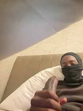 SkinnyD  online show from February 18, 2026, 9:11 pm